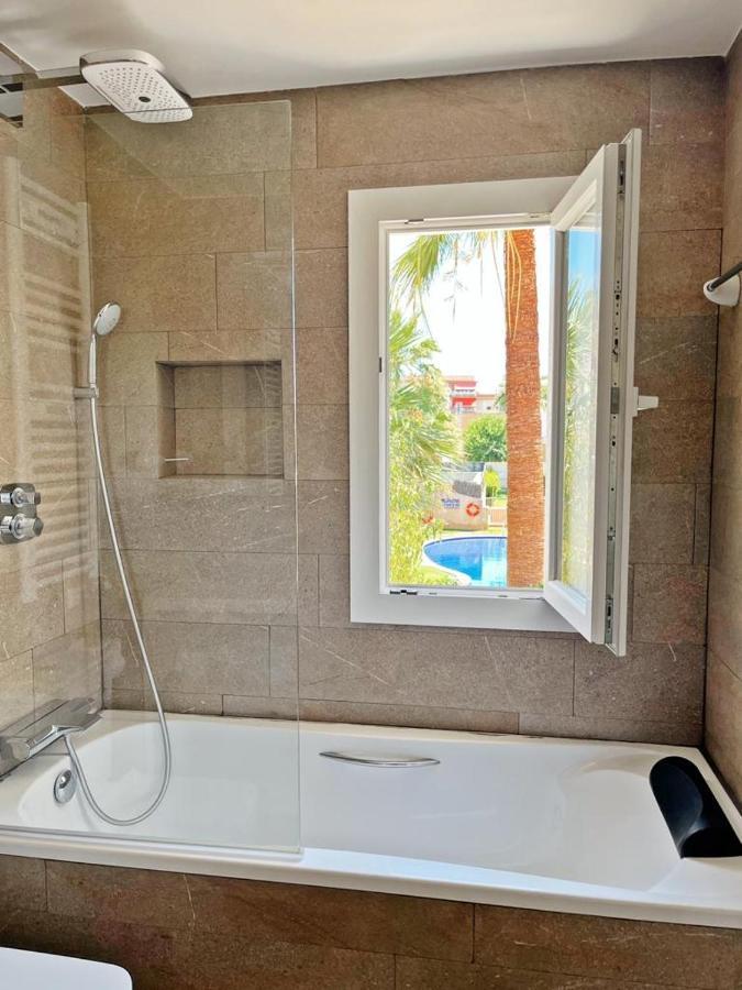 Cheerful Townhouse Center Sitges 5 Bedrooms Pool And Terrace Esterno foto